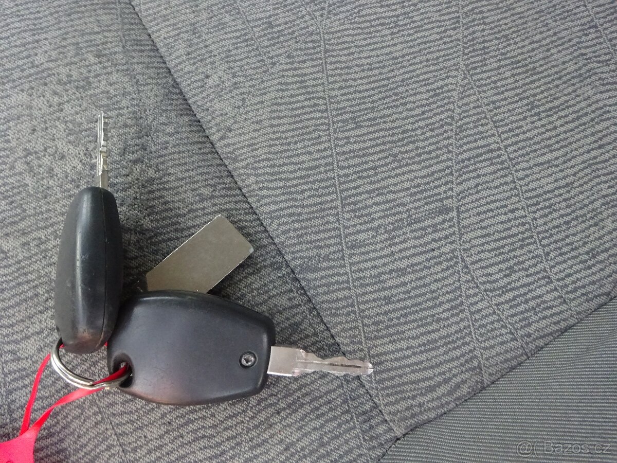 Dacia Logan 1,6I, 7MÍST, Č.75 - 20