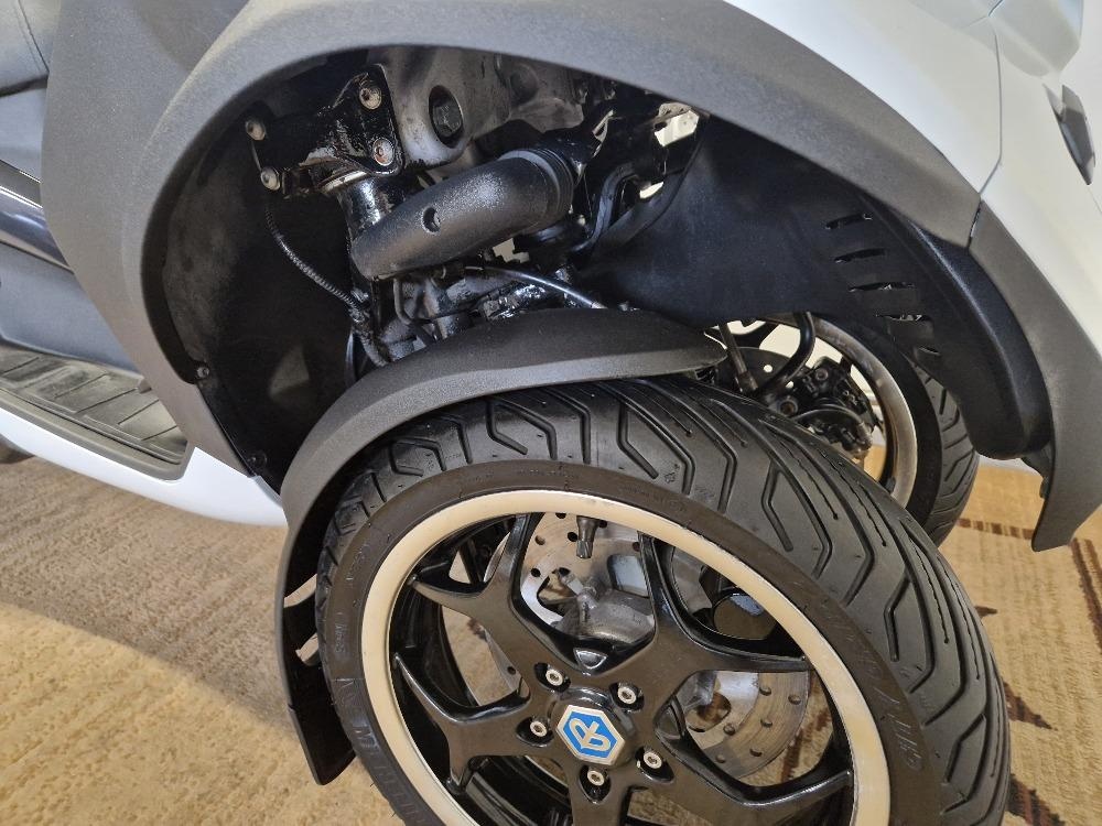 Piaggio MP3 500 ABS LED ESP USB 5/2015 - 20