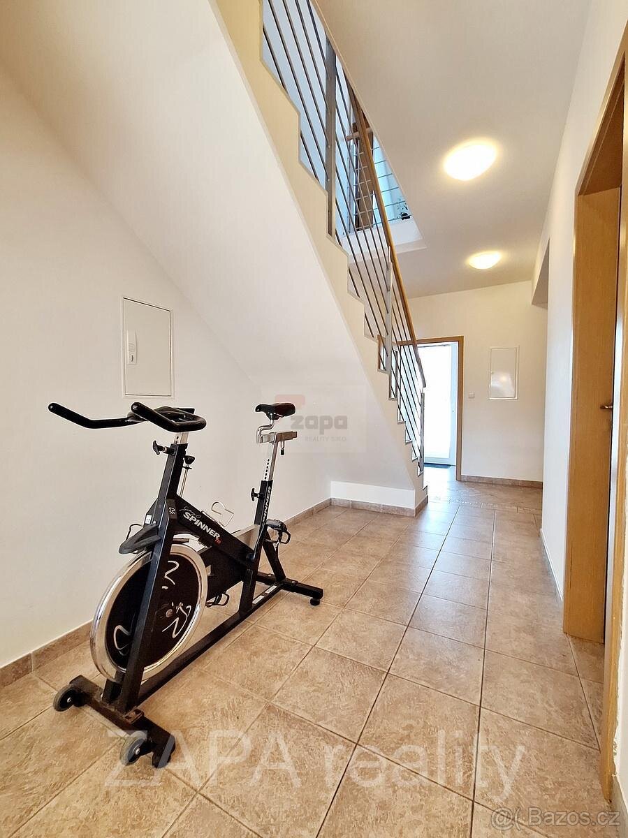 prodej řadového RD 5+kk 147m2 ul. Pod Nouzovem Praha 9 Kbel - 20