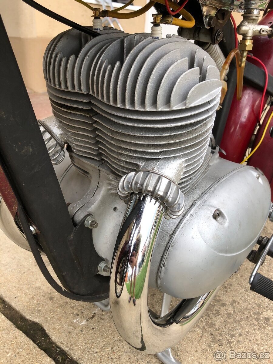 Ogar 350 typ 12, pérák 350 r.v. 1948 - výrobní číslo 132 - 20