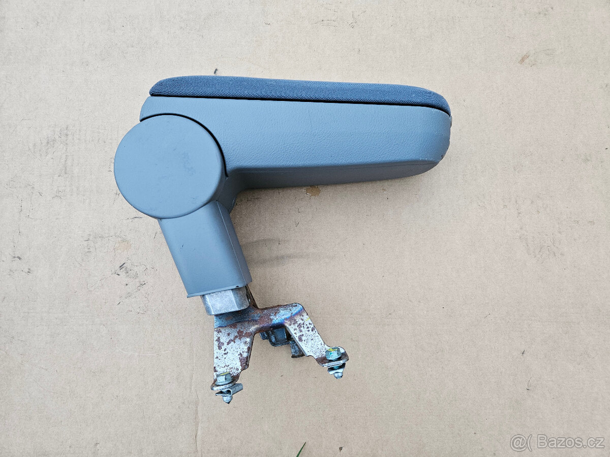 VW Golf IV. loketní opěrka originál Octavia 1 - 20