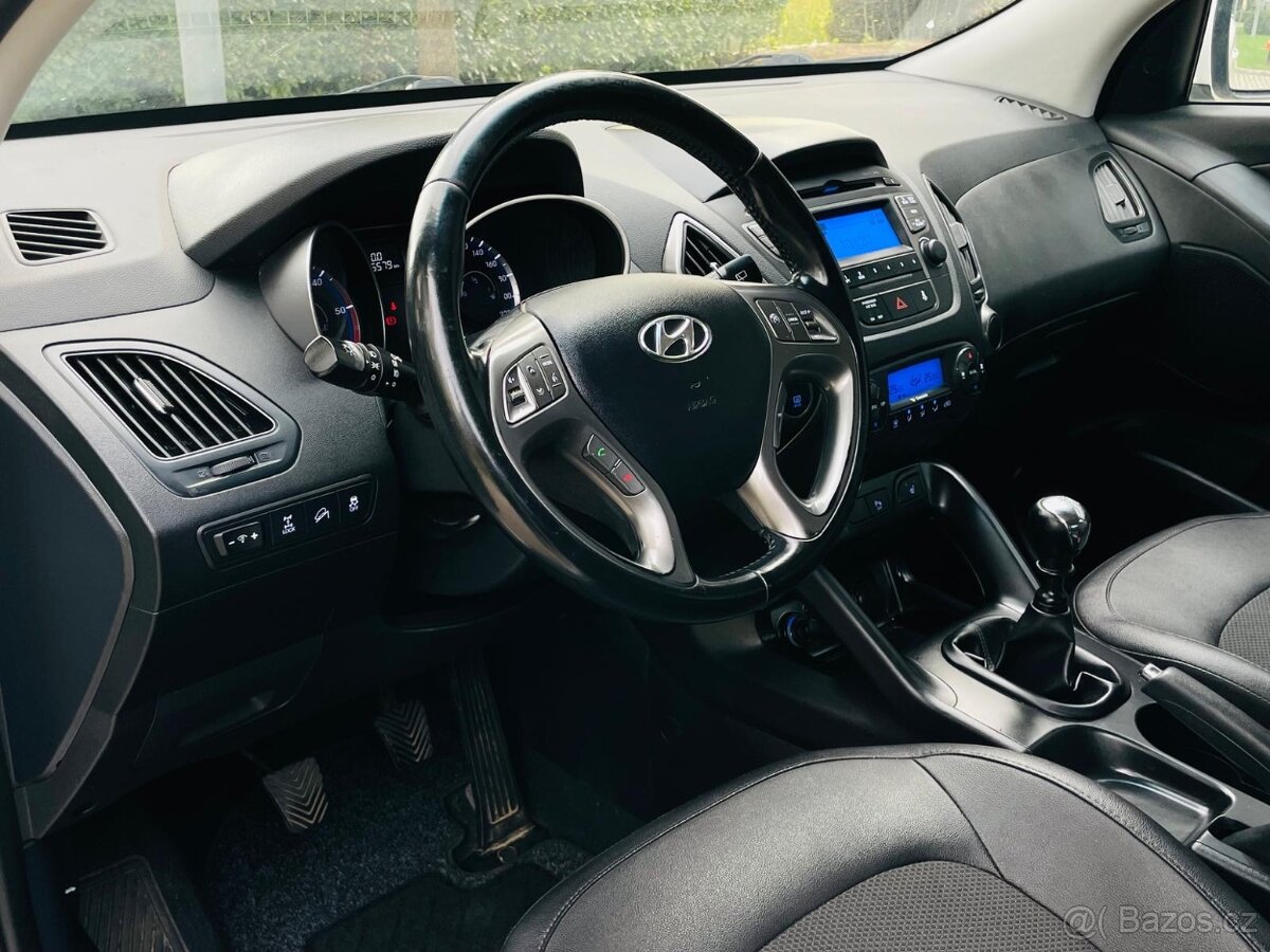 Hyundai ix35 2.0CRDi 4x4 FACELIFT VYHŘEV SERVISKA TAŽNÉ - 20