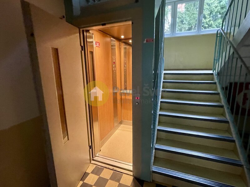 Pronájem pěkného 2+1 s balkonem, 52 m2 ul. Dr. Jiřího Fifky, - 20