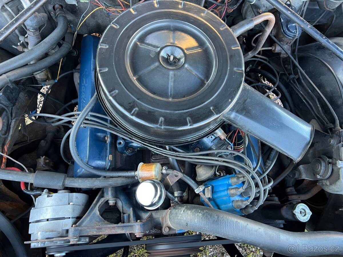 Cadillac Coupe DeVille z roku 1965 - 20