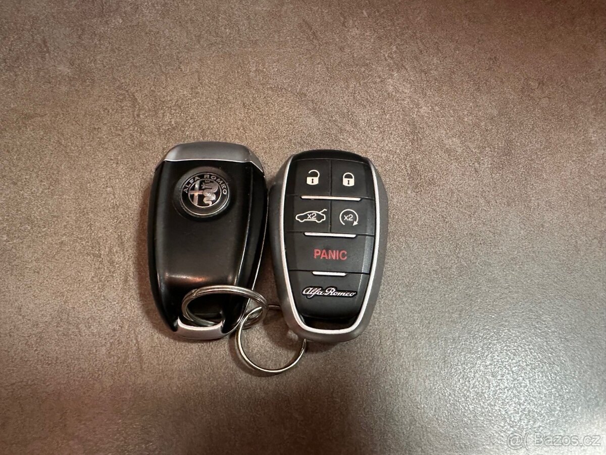 Alfa Romeo Stelvio 2.0T, 280k, AWD, Aut., garážováno - 20