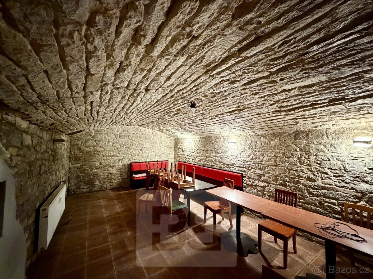 Činžovní dům situovaný na náměstí v obci Štětí, ul. Krátká - 20