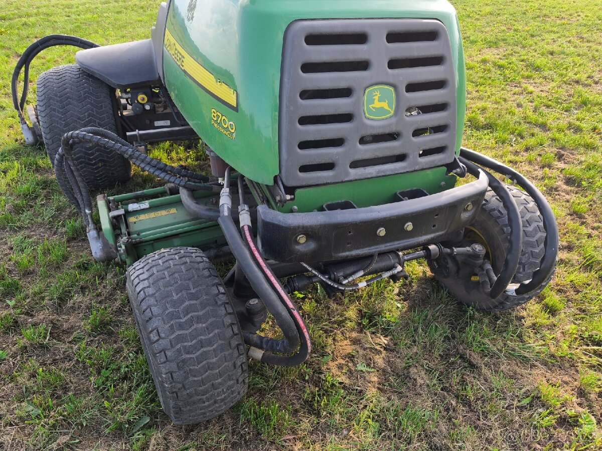 John Deere 8700 vřetenová sekačka - 20