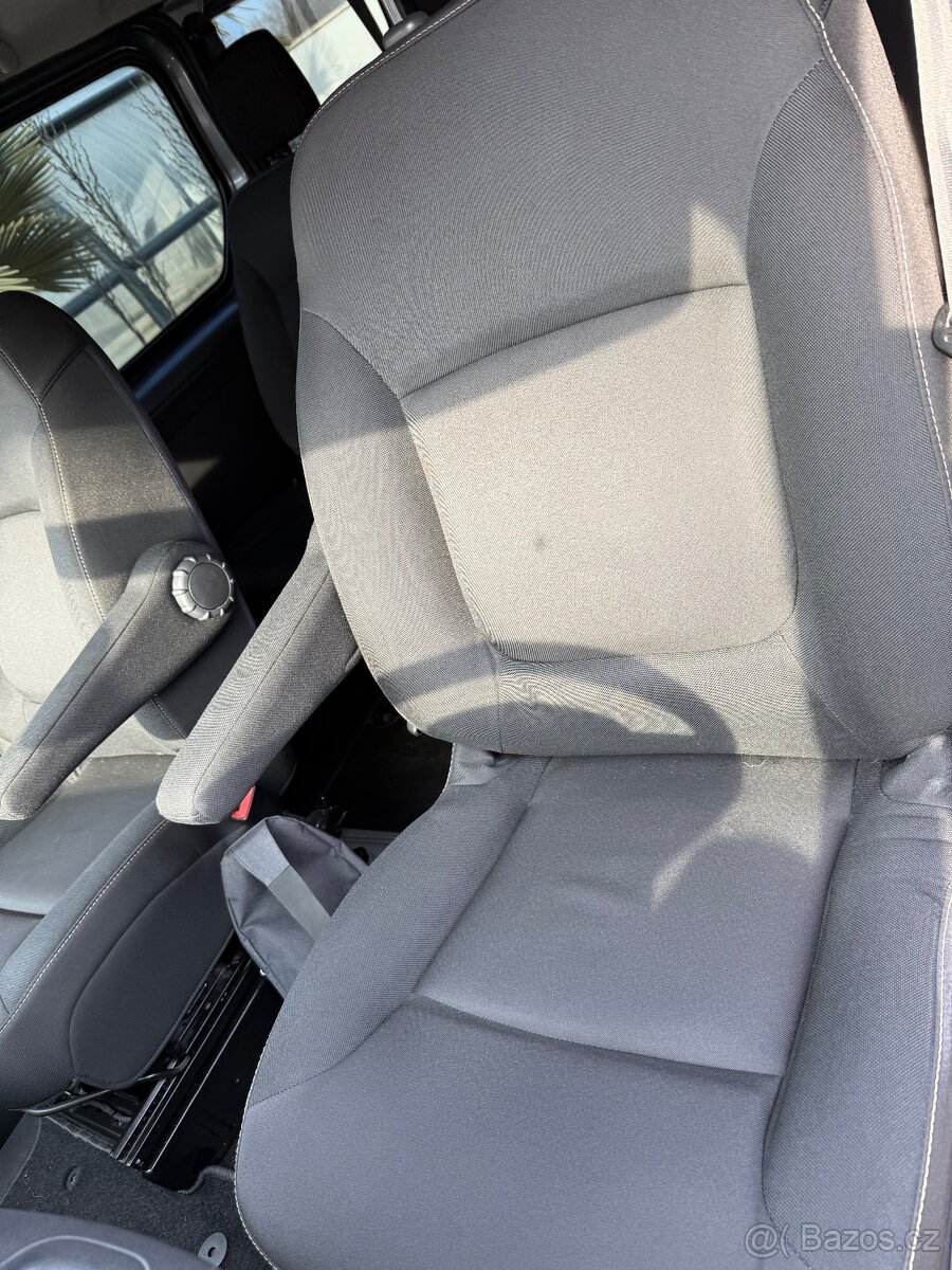 Renault Trafic 8-miestny | r. 2014 (model 2015) | TOP stav | - 20