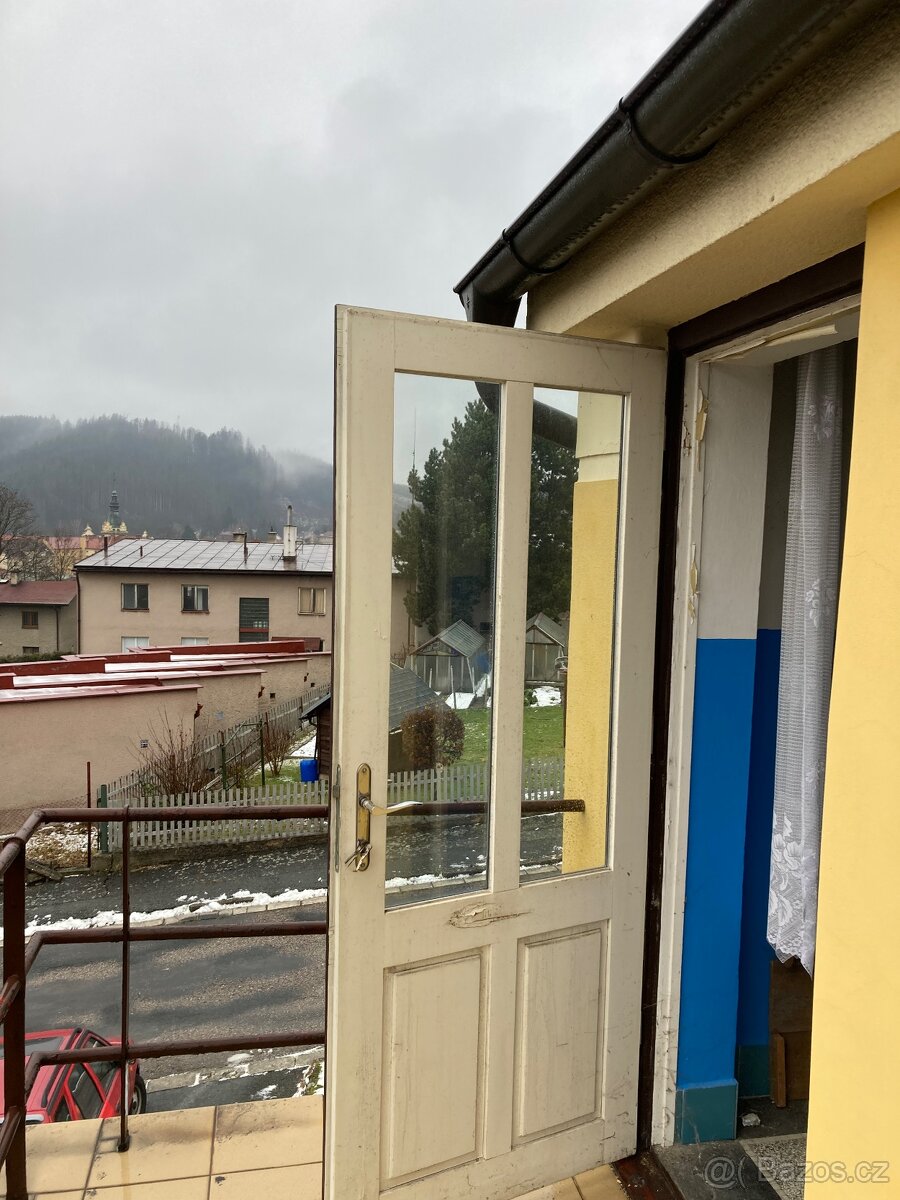 DŮM SE ZAHRADOU A GARÁŽÍ - 20