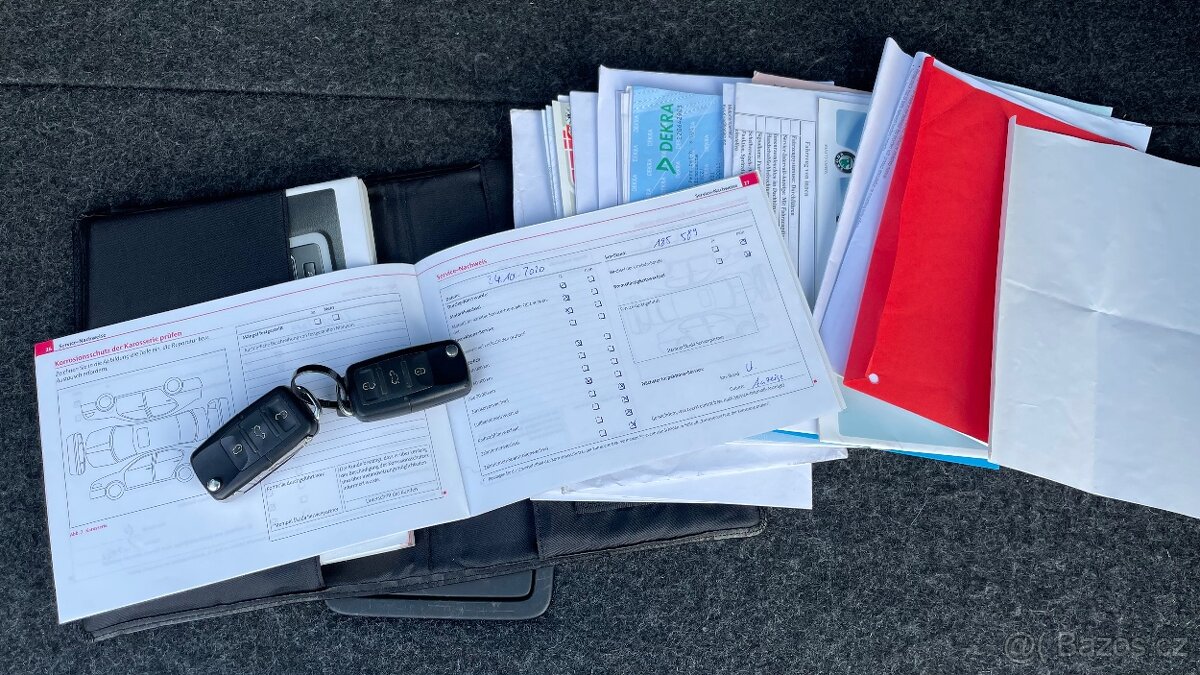 ŠKODA OCTAVIA 2.0TSI RS XENONY - 20