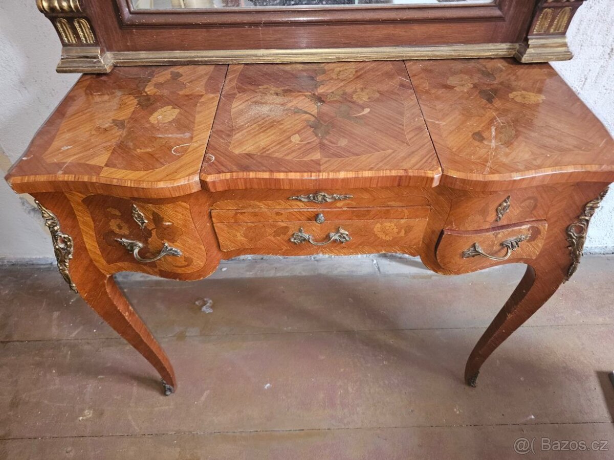 Výprodej starožitností - 20