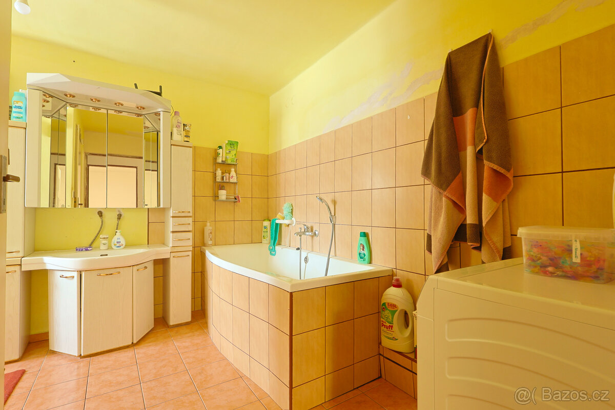 Rozmanitá usedlost s rozsáhlými pozemky 64 544 m² — Rochov u - 20