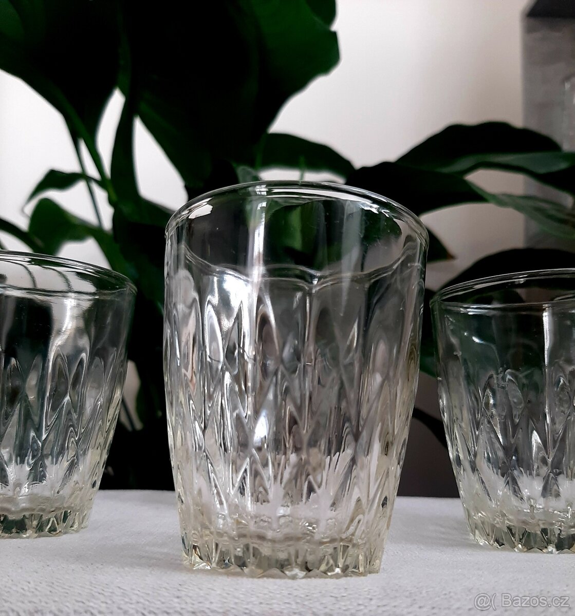 Skleněné poháry, misky, sklenice na kávu a jiné.. - 20