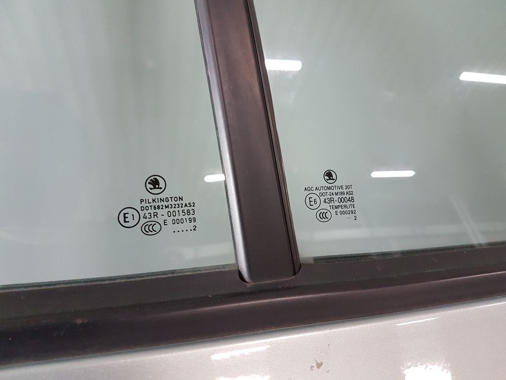 PZ dveře šedozel. met. LF7W kompletní, Škoda Fabia II combi - 20