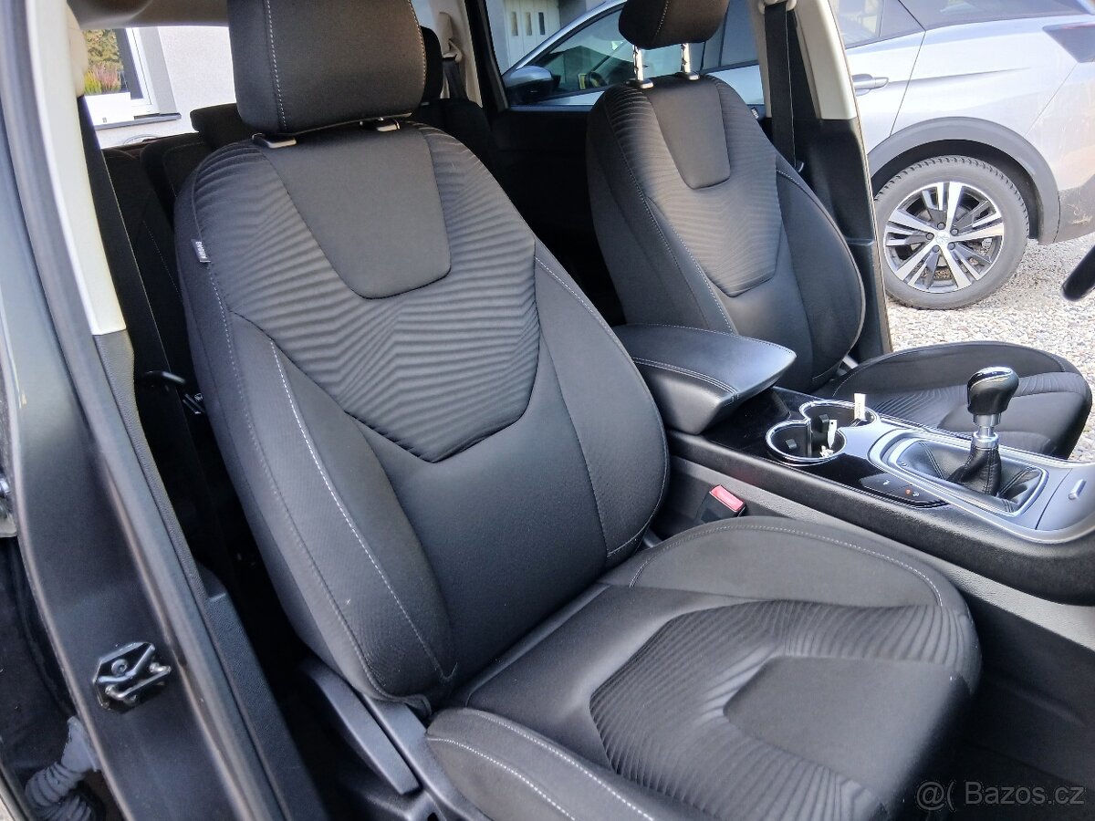 Ford S-Max 2.0 TDCi 110 KM Tažné, 5 Míst - 20