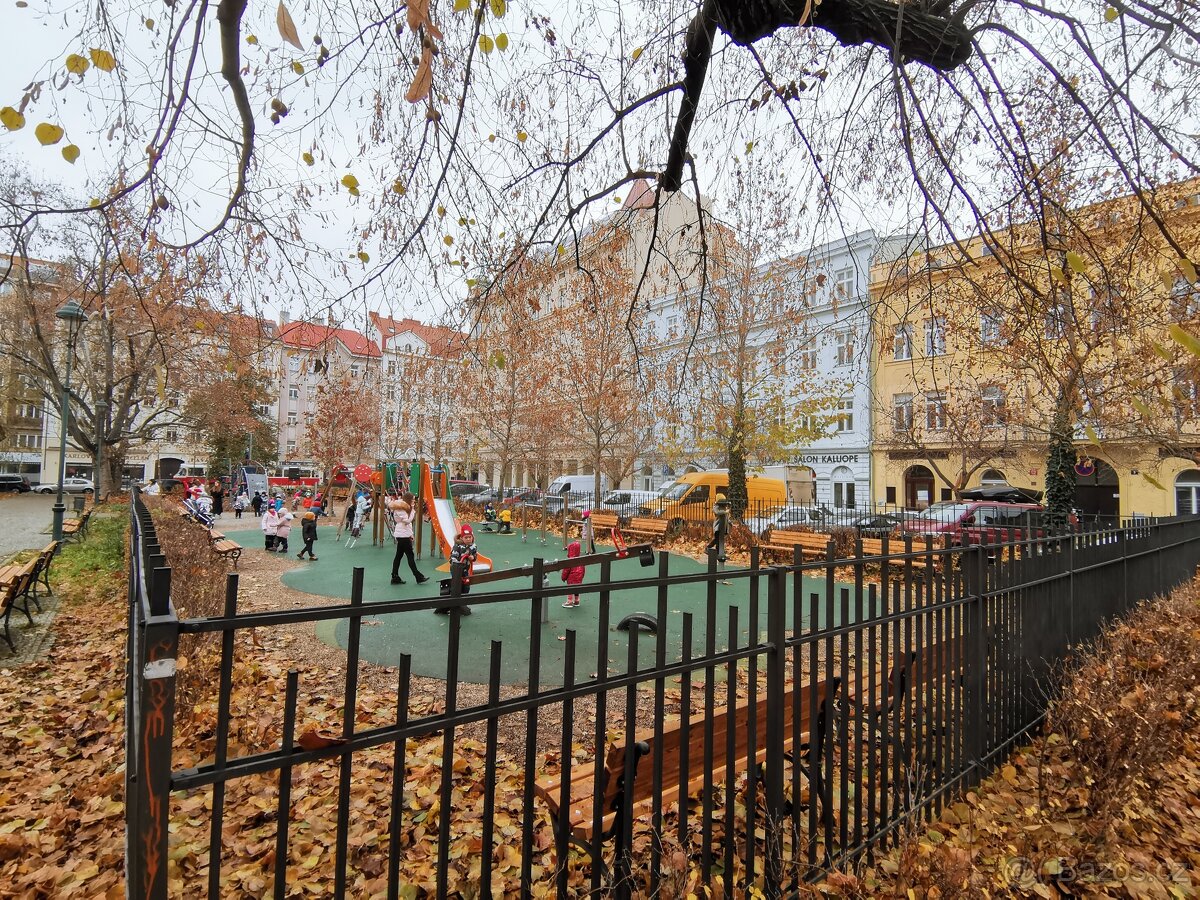 Rezidence s terasou a parkingem na Karlínském náměstí - 20