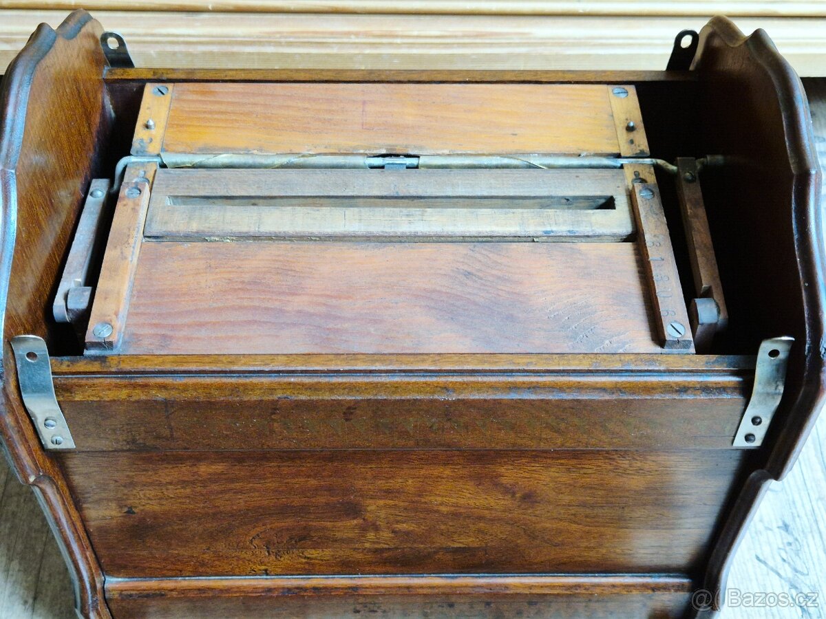 Starožitný hrací stroj, flašinet, The Mechanical Orguinette - 20