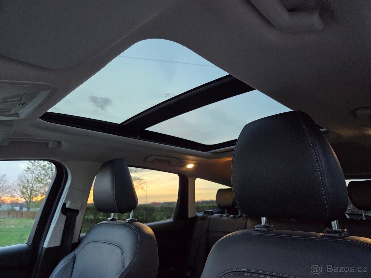 Ford Kuga, 2.0 TDCi,110kW,ČR,kamera,Panor - 20