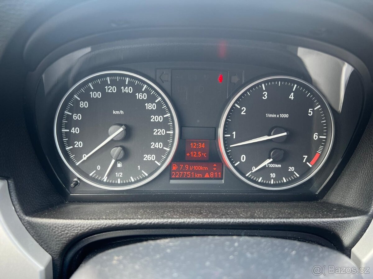 BMW 316i 1.6i 90kw, r.2009, serviska, klima, stk - 20