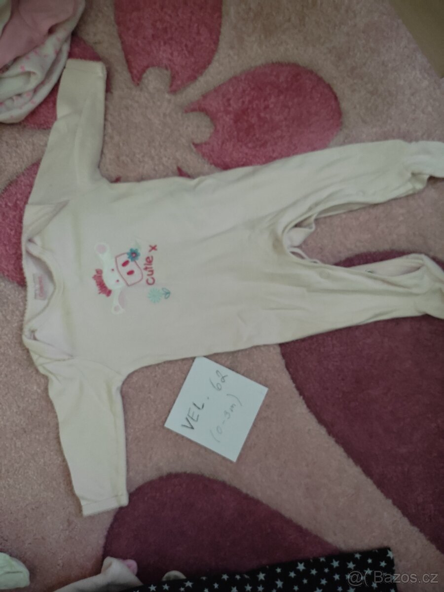 Oblečení a jiné potřeby pro miminko - 20