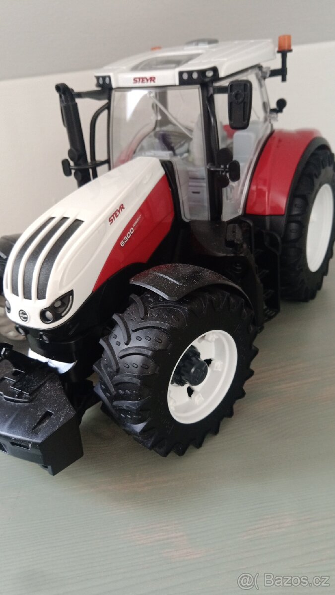 BRUDER TRAKTOR 1:16 - 20