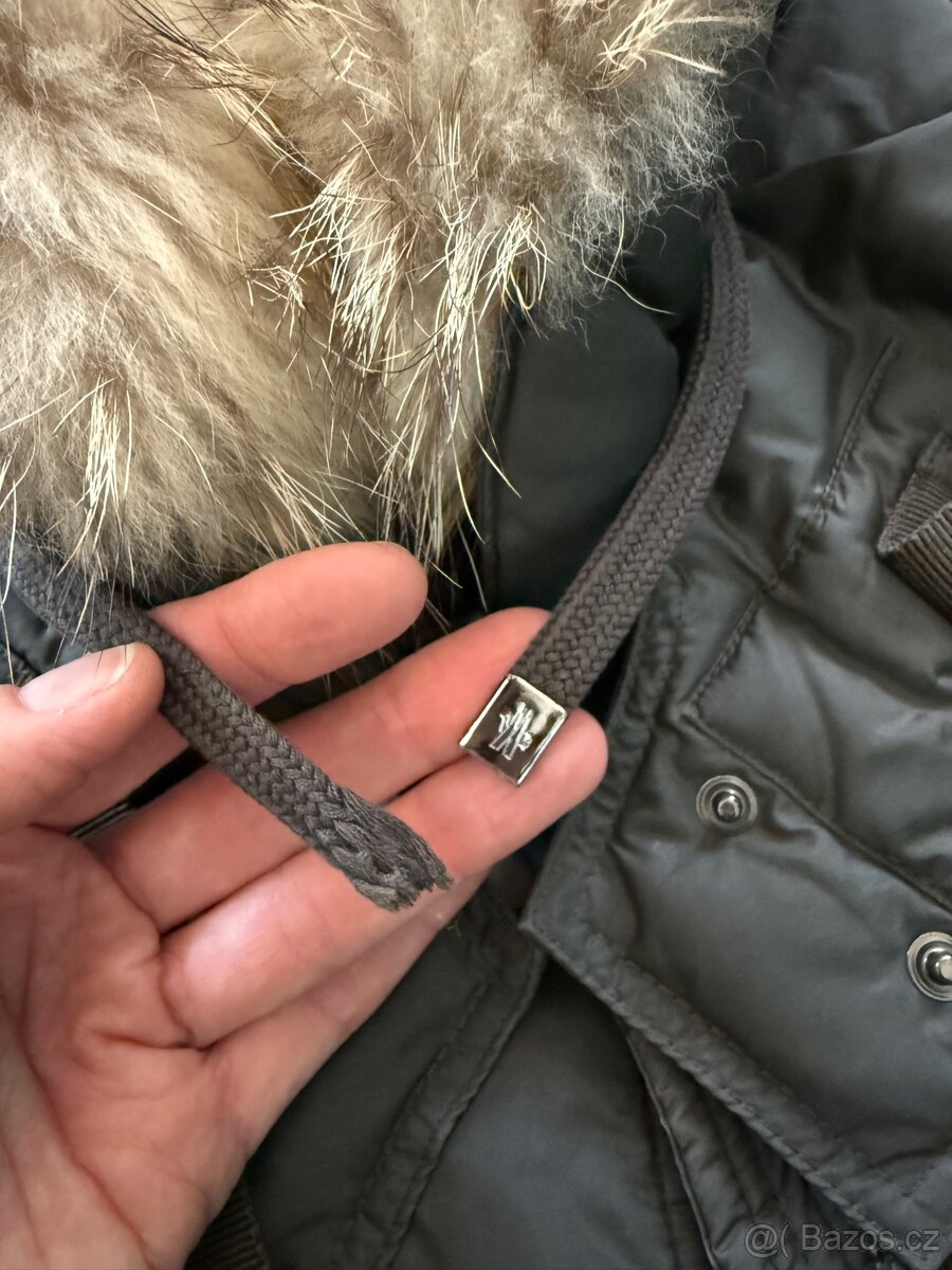 Perova bunda Moncler s myvali kozesinou - 20