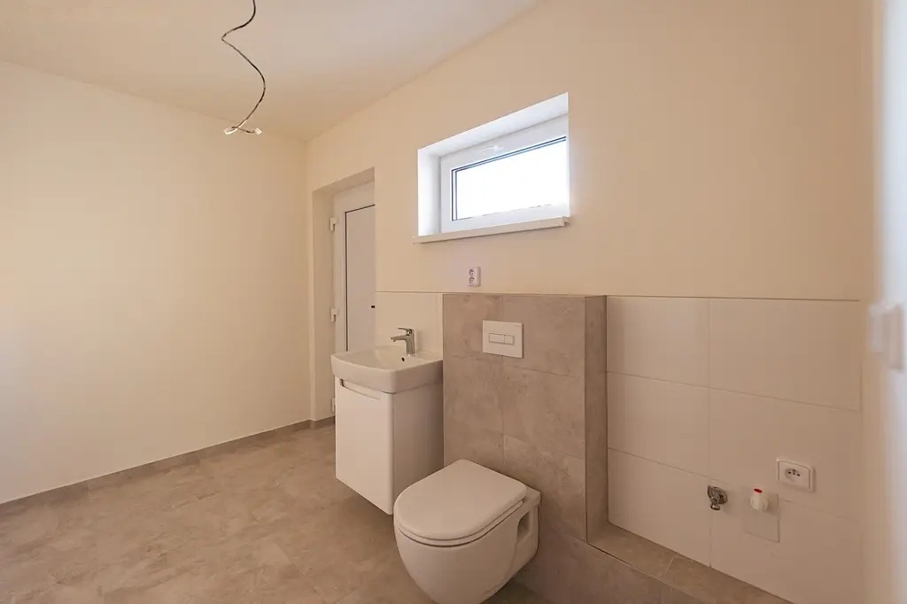 Pronájem dvoupodlažního řadového domu 4kk, 129m2 - 20