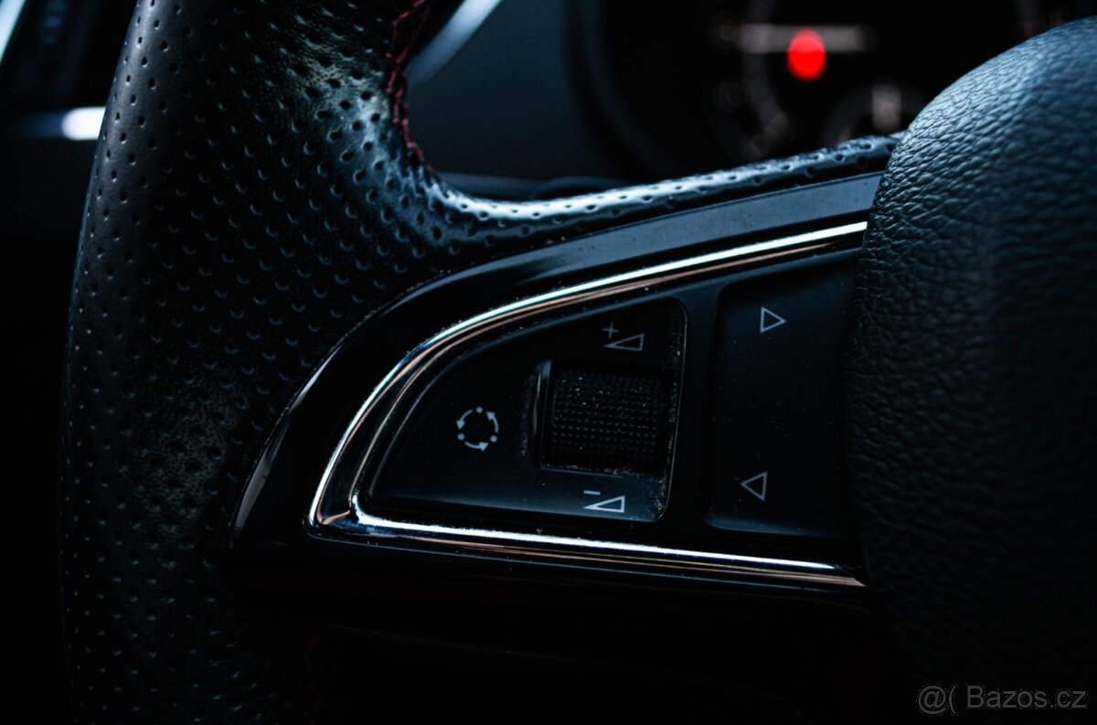 Škoda Octavia Combi 2.0 TDI DPF RS DSG - 20