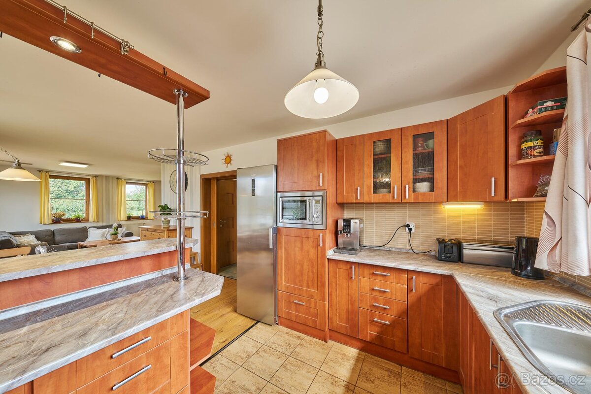 Prodej rodinného domu dispozice 5+kk ve Vlčicích - 20