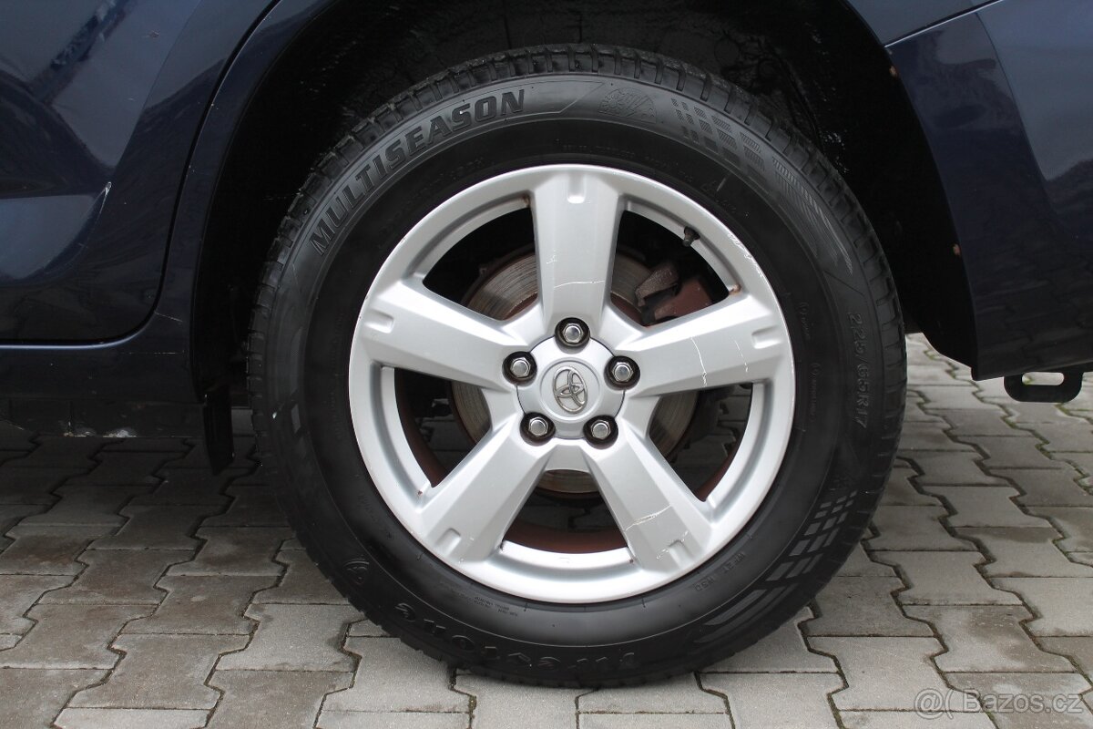 Toyota Rav4 2.2D-4D 100kW + 4X4 + BEZ KOROZE + TAŽNÉ - 20