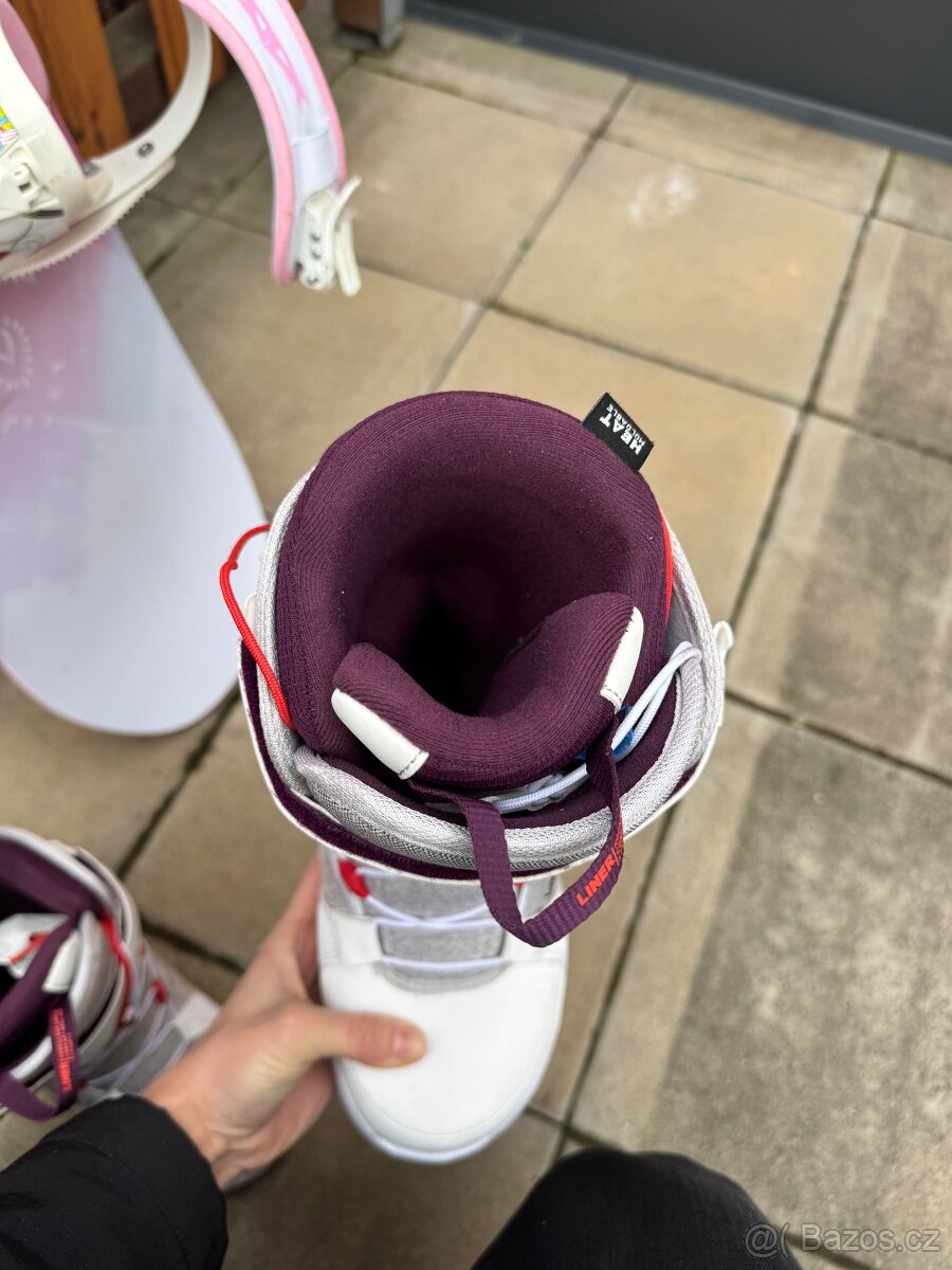Nový snowboard s vázáním a botami - 20