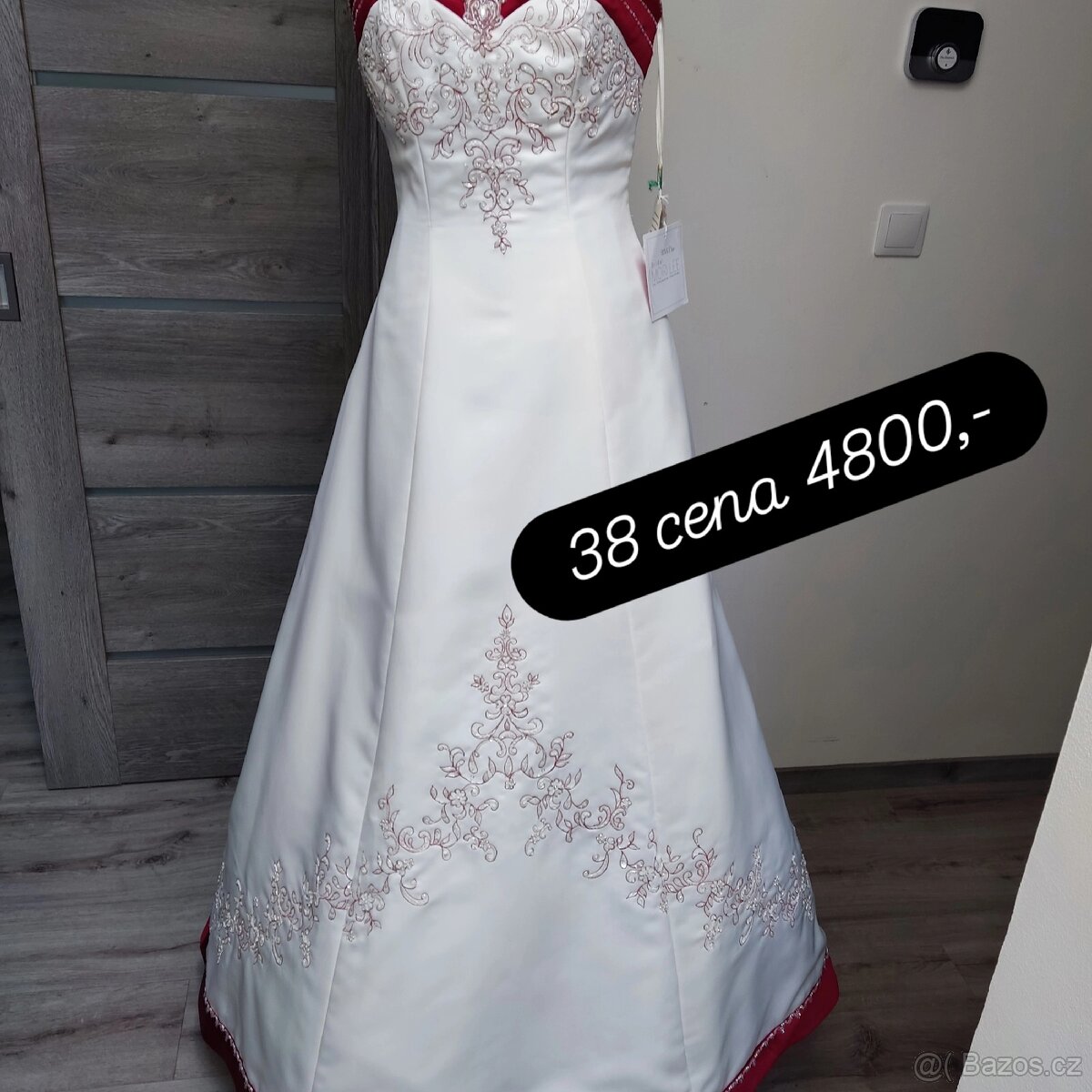 Svatební šaty 20 kusů různé velikosti - 20