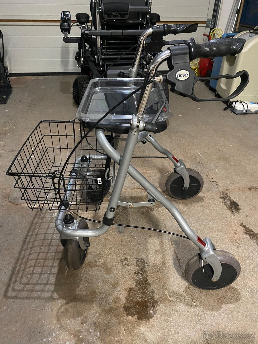 Půjčujeme kompenzační pomůcky - 20