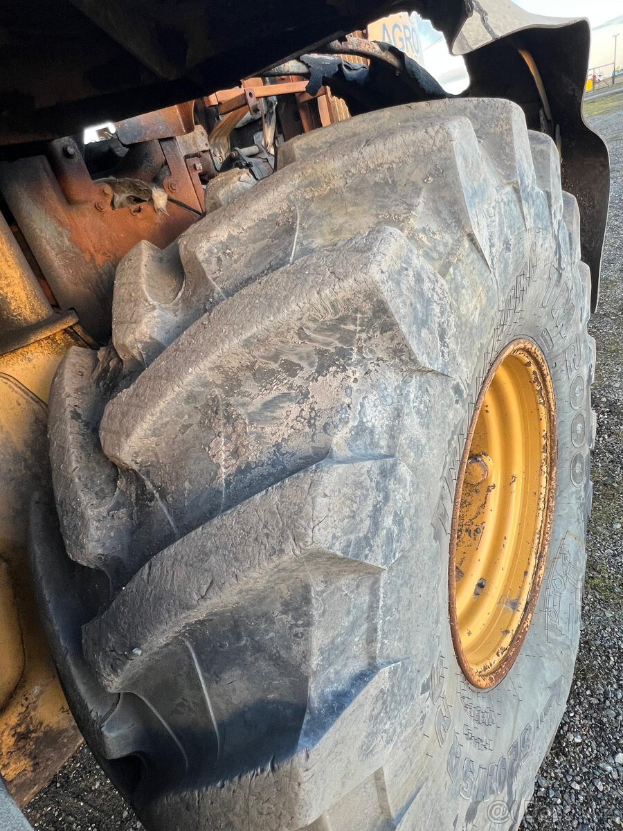 Čelní nakladač CATERPILLAR 930H, ROK 2011 - 20