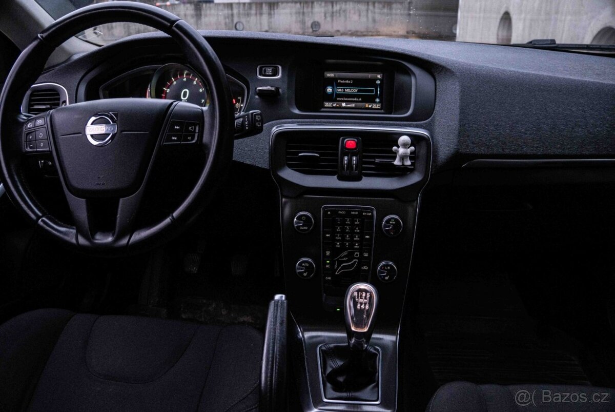 Volvo V40 T2 1.6L Momentum - 20