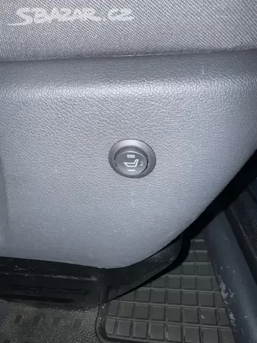 VW Caravelle T5 2.0 TDI 84kW,9.Míst,Webasto,Kamera - 20