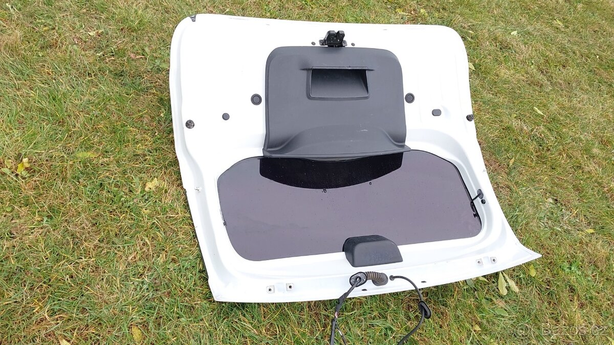 DACIA DUSTER 1 – DVEŘE KUFRU BÍLÉ - 20