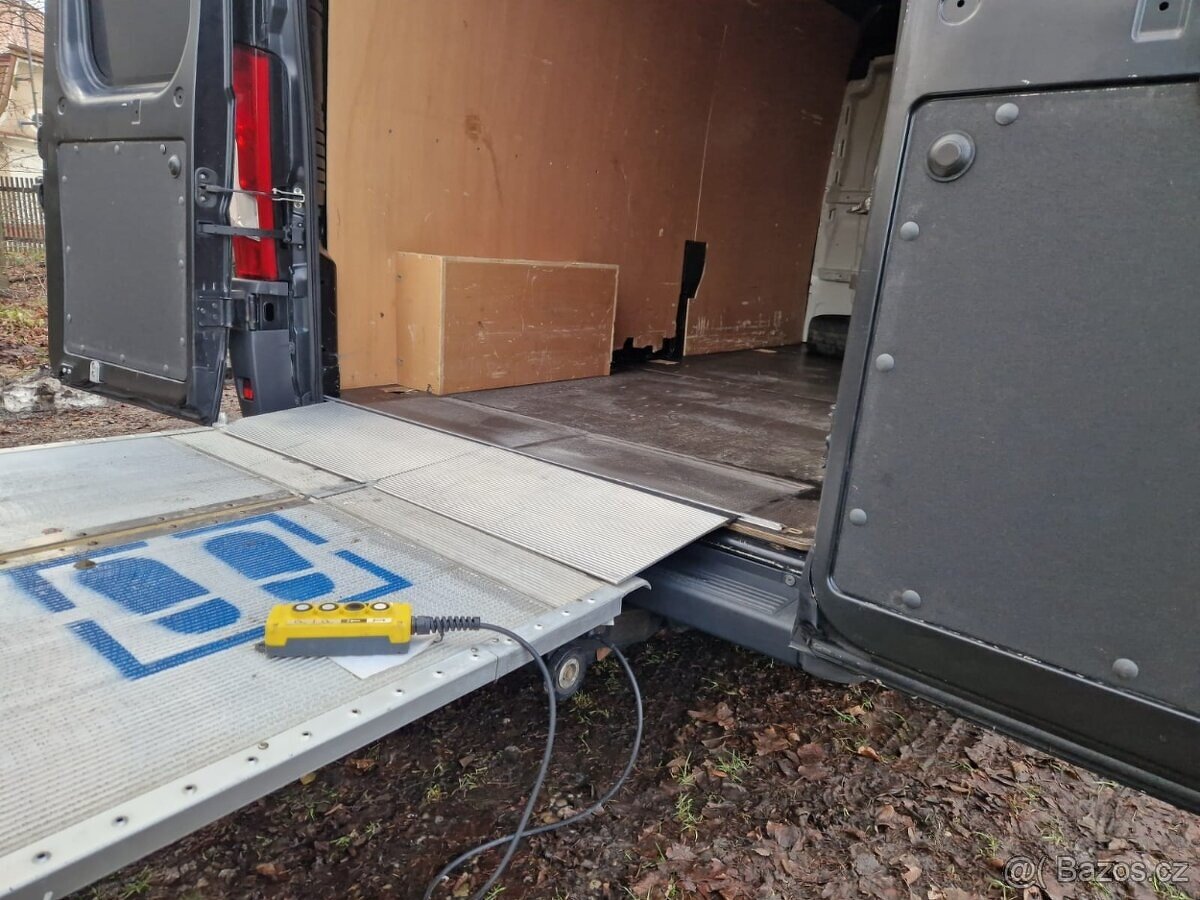 Dodávka s motorem 3,0 IVECO + hydraulické čelo - 20