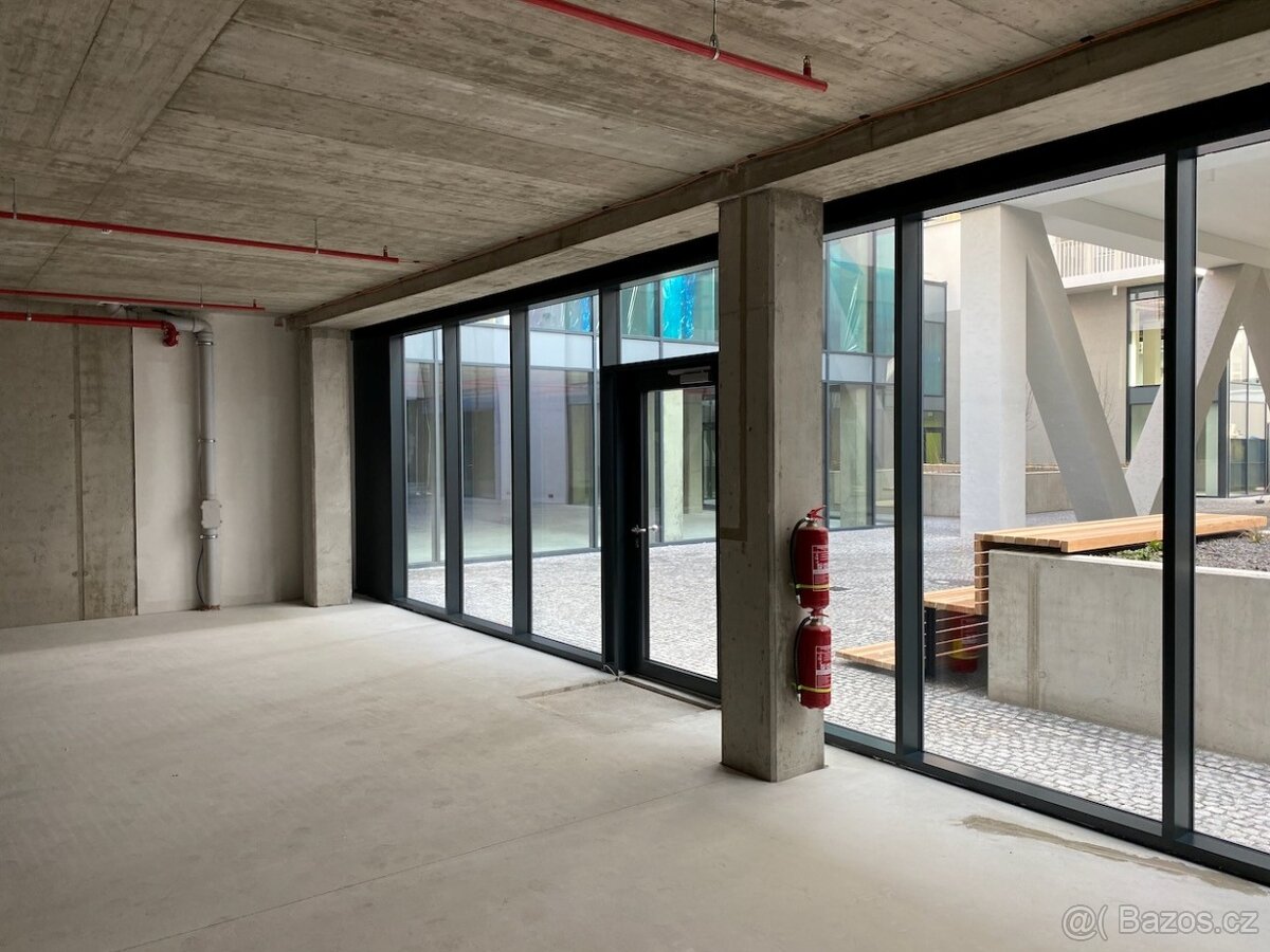 Prodej vybavení a zařízení Showroom a kanceláře Karlín - 20