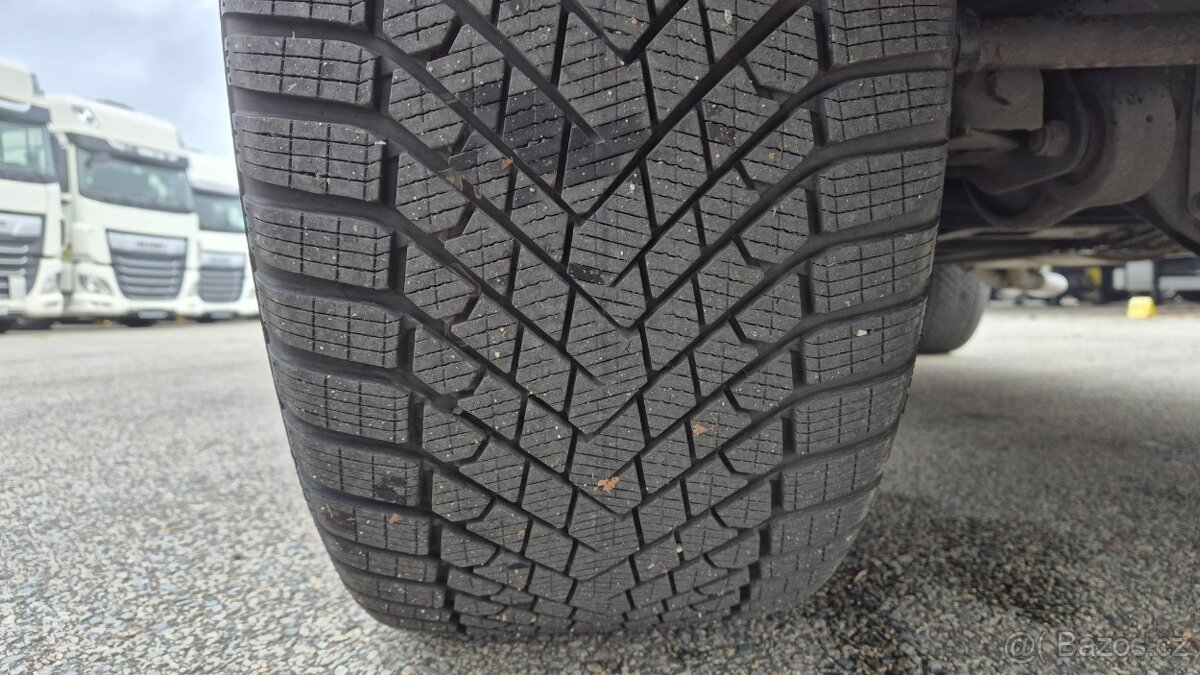 MERCEDES-BENZ AMG G 63 - 20