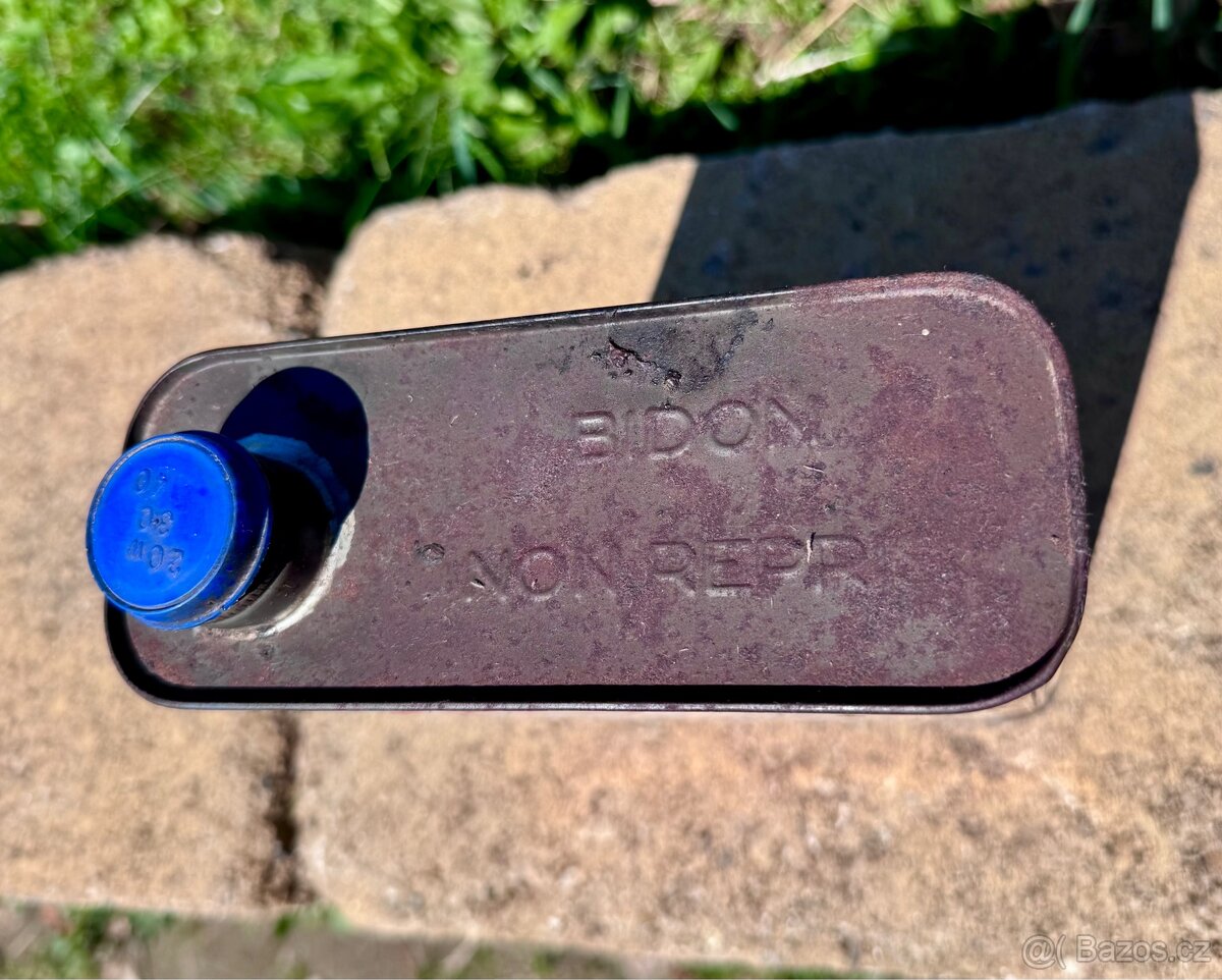 Esso - plechovky na olej - 20