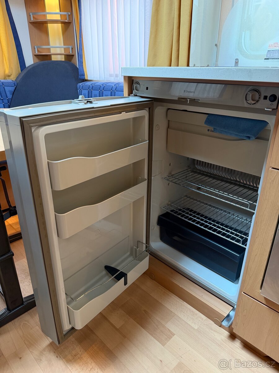 Knaus Sudwind 450 r.v 2006 stan, nosič kol, fr.postel - 20