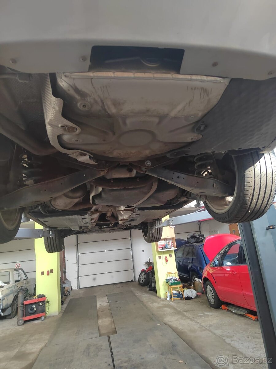 Škoda Octavia 2,0TDi 103kW Kombi Ambiente alu 18 - 20