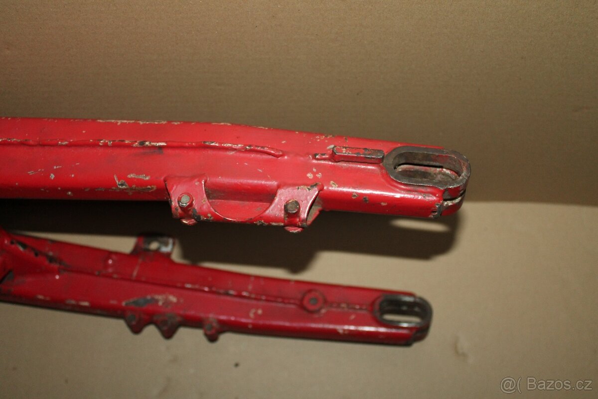 ČZ 125/519 Kyvná vidlice - 20