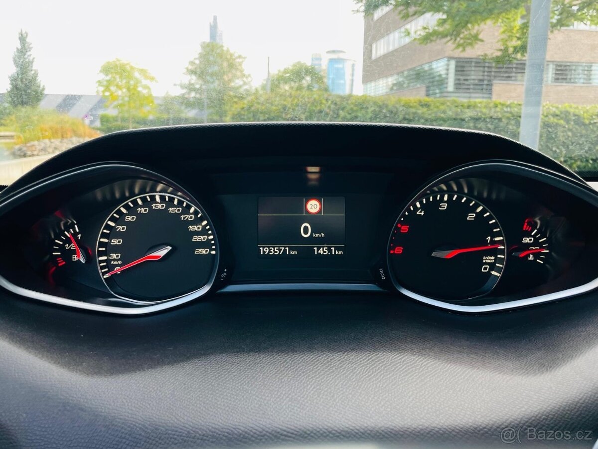 Peugeot 308 1.5HDi ROK 2020 MANUÁL LED NAVI SENZORY - 20