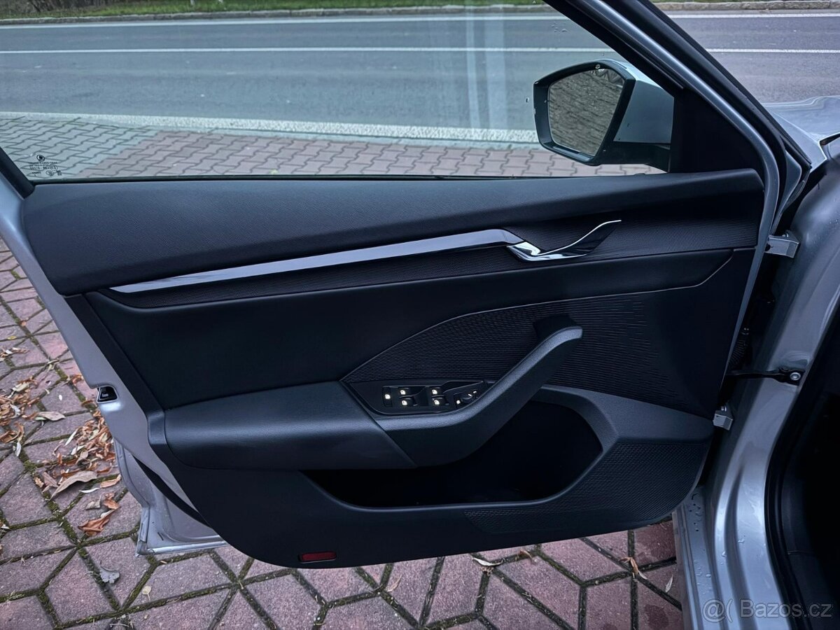 Škoda Octavia 1.5TSi 1.MAJ ČR NEBOUR. ZÁRUKA - 20