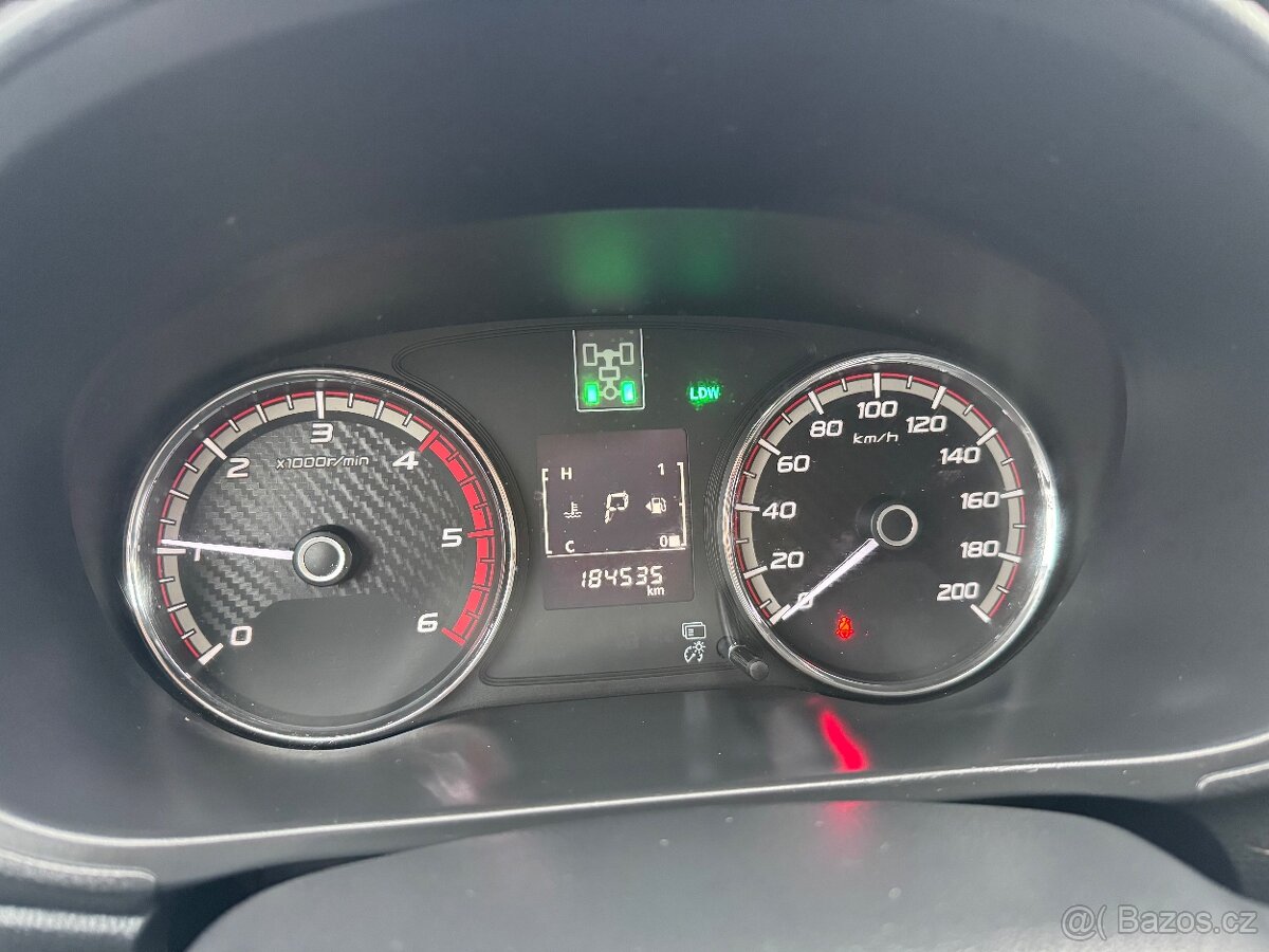 Mitsubishi L200 2.4 DI-D 133kw 4x4 DoubleCap AUTOMAT - 20