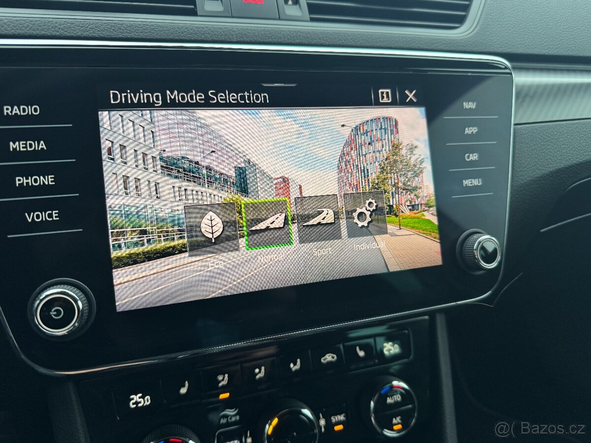 Škoda Superb III FL Sportline 2,0TSI 140kW DSG - 20