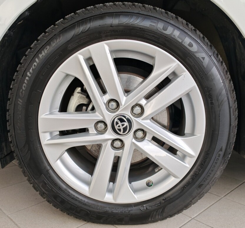 Toyota Corolla 1.8 hybrid - 20