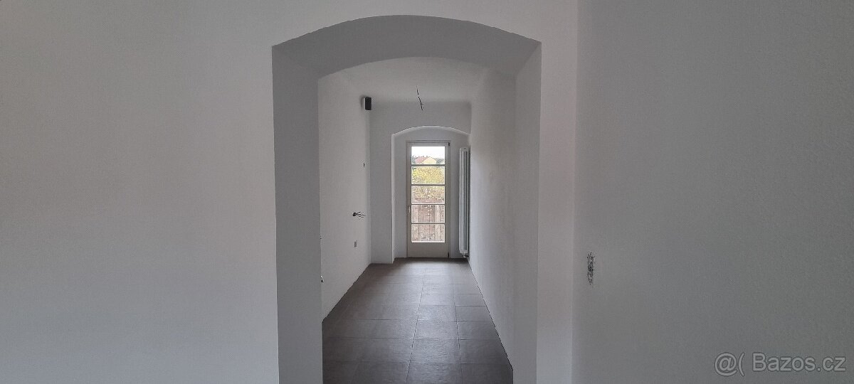 strojní omítání, vápenocementové a sádrové a vnější omítky - 20